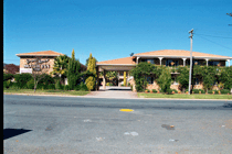 Grand Manor Motor Inn - Southport Accommodation