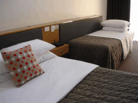 Burkes Hotel Motel - Southport Accommodation 2