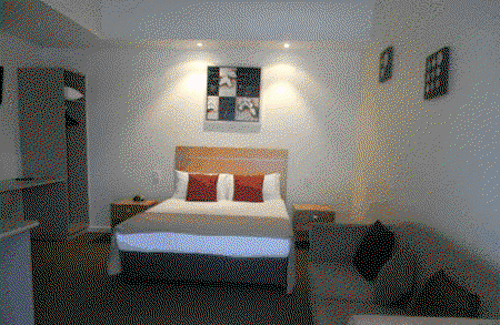 Burkes Hotel Motel - Southport Accommodation 4
