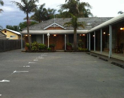 Best Western Coastal Waters Motor Inn - Southport Accommodation 1