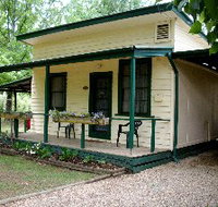Pioneer Garden Cottages - Southport Accommodation