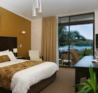 Whale Motor Inn - Southport Accommodation