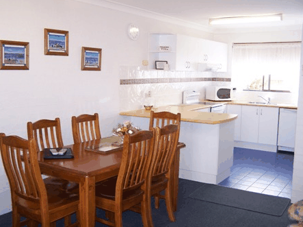 Peninsular Apartments - Southport Accommodation 4