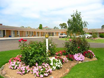 Bega Village Motor Inn - Southport Accommodation 0