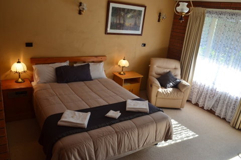 Bright Colonial Inn Motel - Southport Accommodation 3