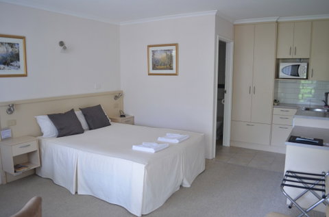 Bright Colonial Inn Motel - Southport Accommodation 5