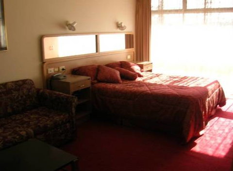 Peninsula Motor Inn And Tyabb Fly Inn - Southport Accommodation 1