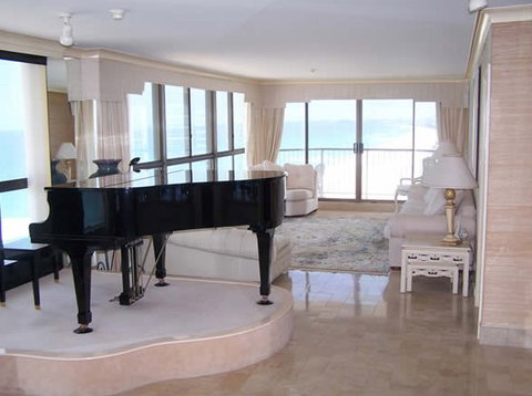 Golden Sands Holiday Apartments - Accommodation Southport 2