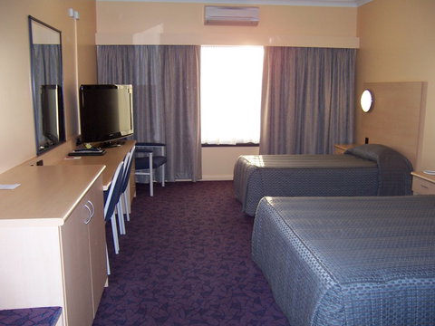 Albert Motel - Southport Accommodation 3