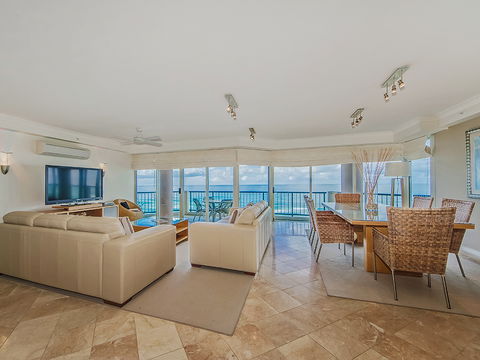 AA Oceana On Broadbeach - Accommodation Southport 12