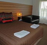 Red Cedars Motel - Southport Accommodation