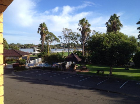 Lake View Motel - Southport Accommodation 6
