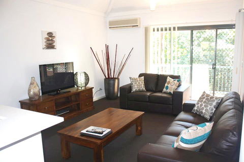 Outrigger Bay Apartments - Accommodation Southport 7
