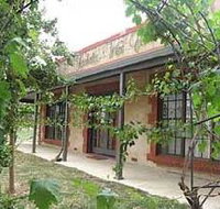 Under the Vines - Southport Accommodation