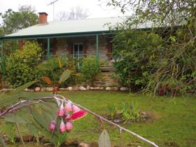 Naimanya Cottage - Accommodation Southport 0