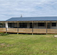 Surfin Sceales Beach House - Accommodation Southport