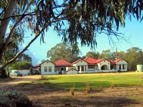 Cummins SA Southport Accommodation
