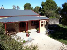 Toora Views - Southport Accommodation 0