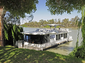 Moving Waters Self Contained Moored Houseboat - Accommodation Southport 0