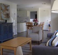 Saltaire Yellow - Southport Accommodation