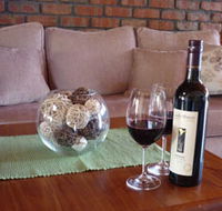 The Creek Cottage - Southport Accommodation