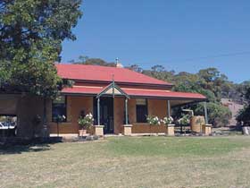 Precious Memories B&B - Southport Accommodation 0