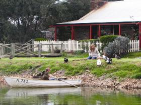 Stone Well SA Southport Accommodation