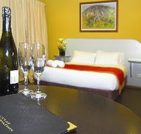 Victoria Hotel - Strathalbyn - Southport Accommodation