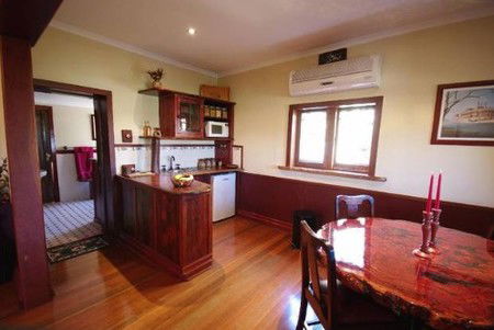 Toora Views - Southport Accommodation 2