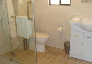 Luxury Vineyard Cottage On Pike River, Lyrup - Accommodation Southport 4