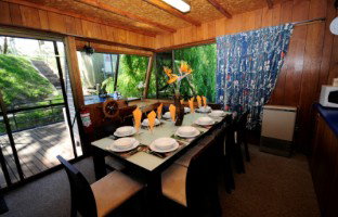 Moving Waters Self Contained Moored Houseboat - Accommodation Southport 4