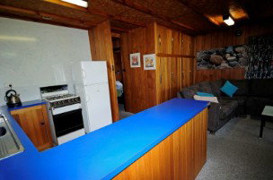 Moving Waters Self Contained Moored Houseboat - Accommodation Southport 5