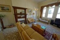 Myras Moonta Retreat - Southport Accommodation 5