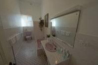 Myras Moonta Retreat - Southport Accommodation 6