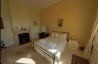 Myras Moonta Retreat - Southport Accommodation 7