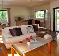 Misty Mountains Tropical Rainforest Romantic Retreat - Southport Accommodation