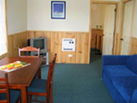 Driftwood Strahan Villas - Accommodation Southport 0
