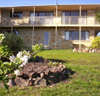 McKinly Waterfront Lodge - Southport Accommodation