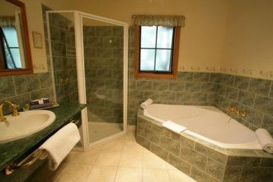 Cradle Chalet Boutique Luxury Lodge - Accommodation Southport 2