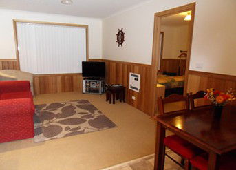 Driftwood Strahan Villas - Accommodation Southport 2