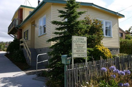 Cedar Cottages Blackmans Bay - Southport Accommodation 2