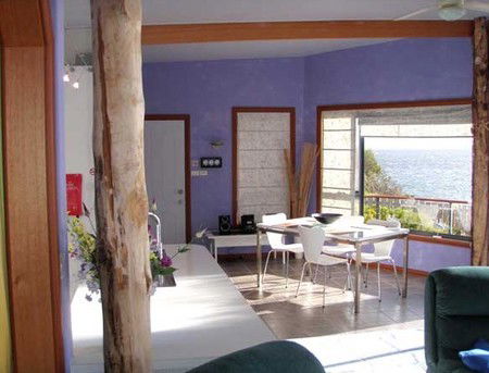 Larus Waterfront Cottage - Southport Accommodation 1