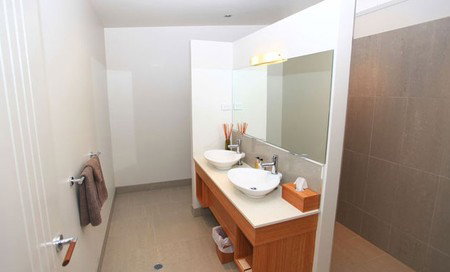 The Cove Kettering - Accommodation Southport 2