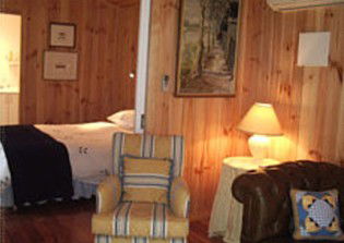 Summer Cottage - Southport Accommodation 3