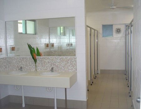 Absolute Backpackers Mission Beach - Southport Accommodation 5