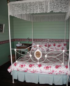 Berry Mountain Farm Mullengrove Cottage - Southport Accommodation 0