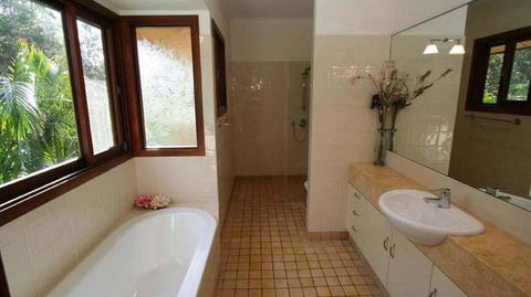 Abbies Beach House - Southport Accommodation 0