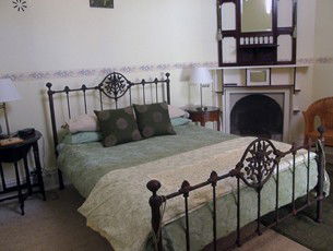 Araluen Old Courthouse Bed And Breakfast - Southport Accommodation 1