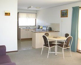 Centrepoint Motel - Accommodation Southport 3