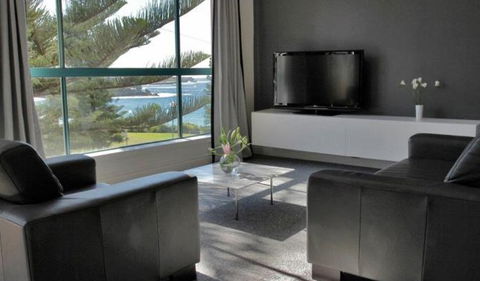 AeA The Coogee View Beachfront Serviced Apartments - Southport Accommodation 3